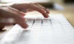 Os galegos e galegas de 16 a 34 anos superan a media estatal no uso de internet e do comercio electrónico